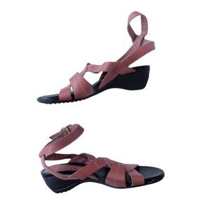 The Flexx Maeve Ankle Buckle Straps Open Toe Low Wedge Heels Sandals Shoes 6B